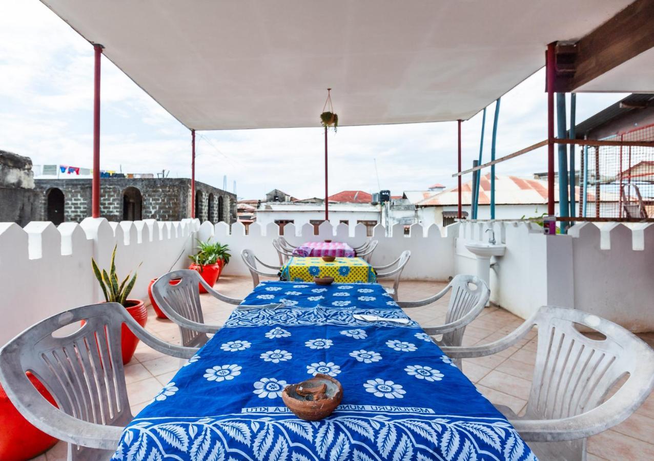 Bed and Breakfast Kelele Square Занзибар Экстерьер фото